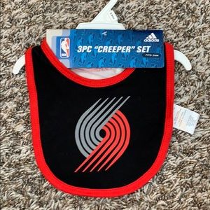 Trailblazers bib and booties